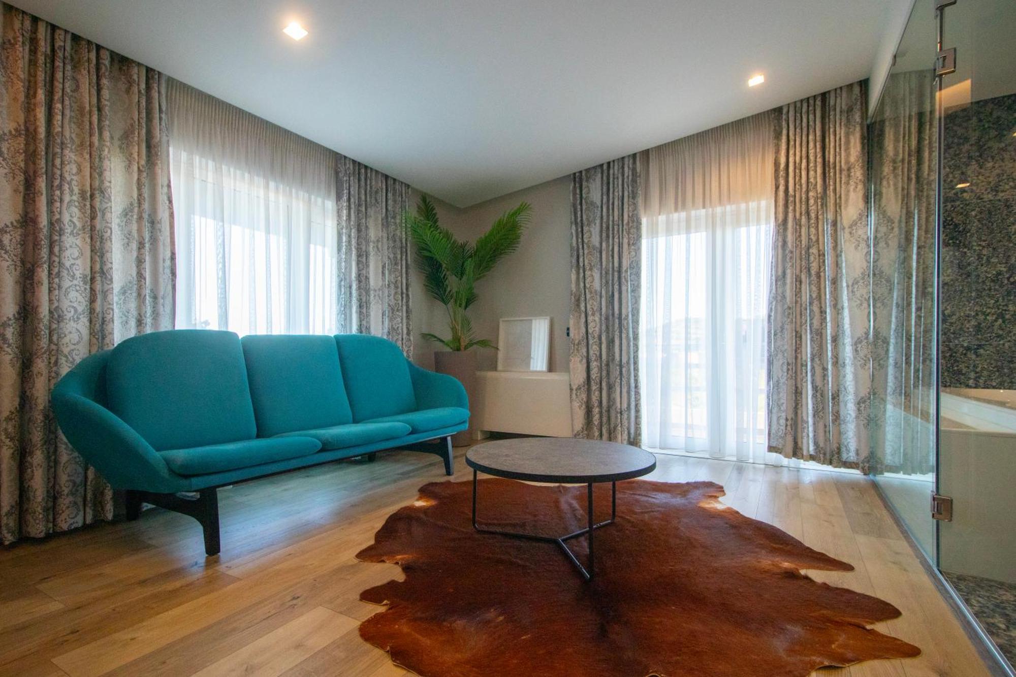 Elite Luxury Boutique Hotel 4*